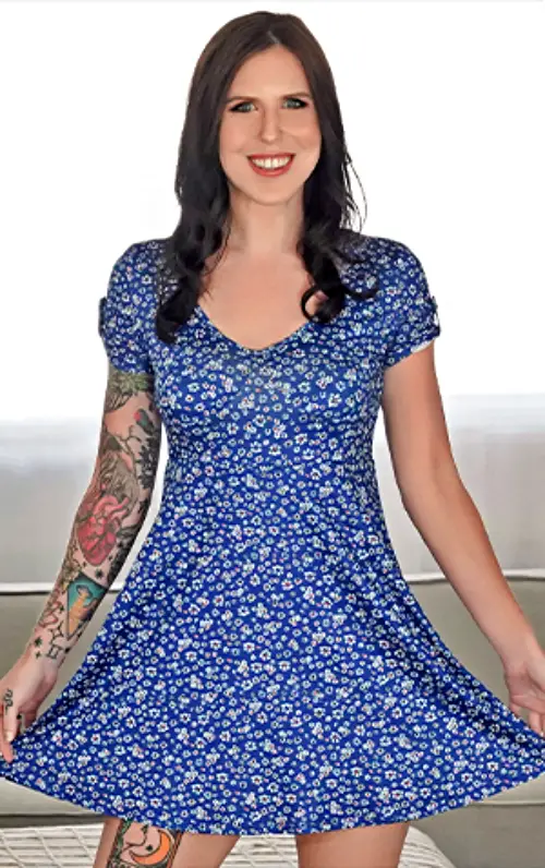 Nikki Zee